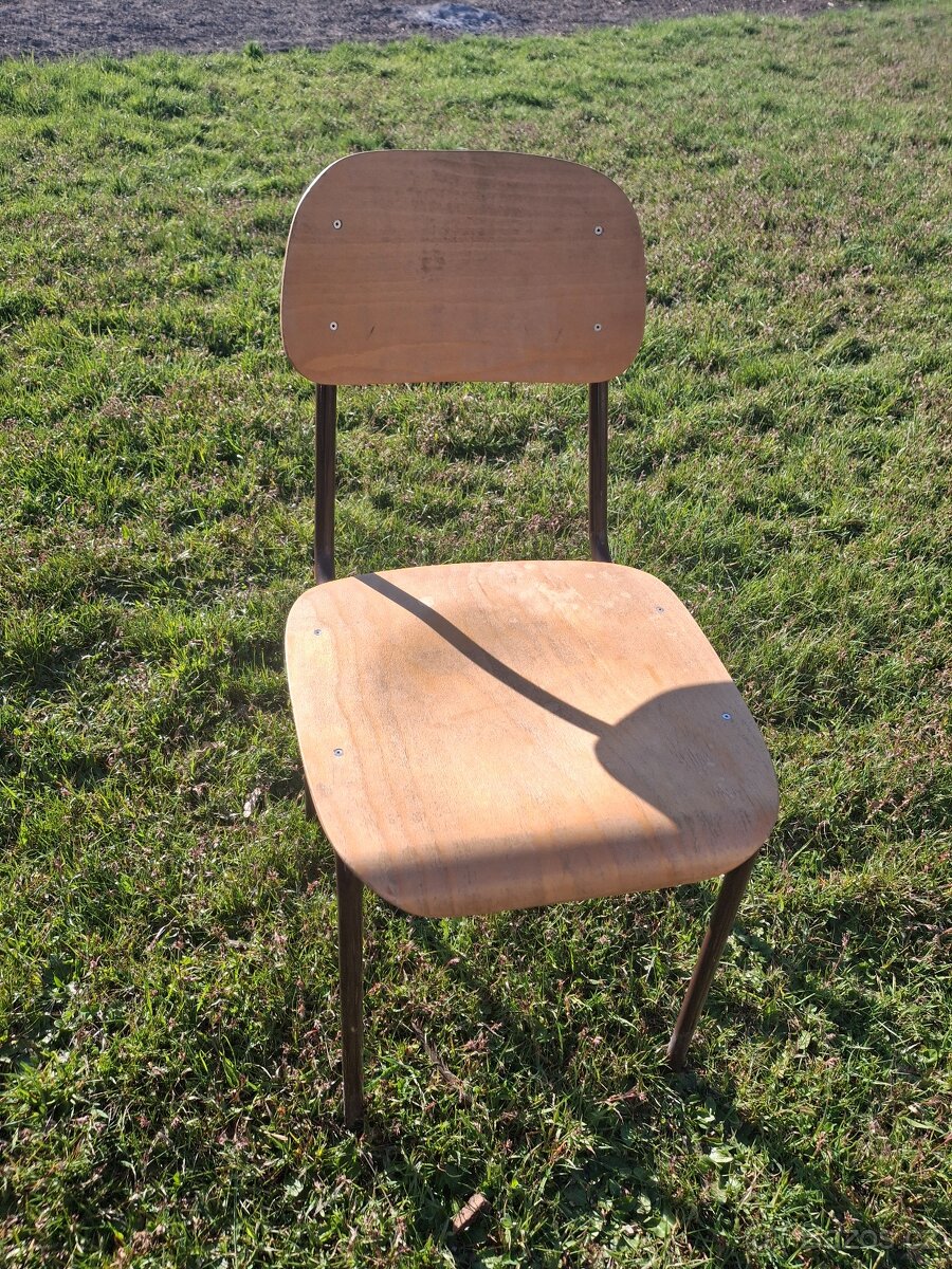 Židle, malý stolek - 2