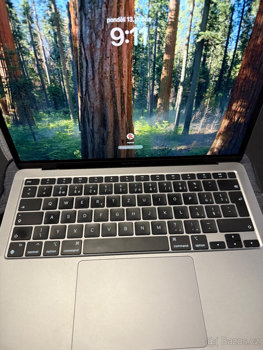 MacBook Air M1 (2020) 13” + taška - 2