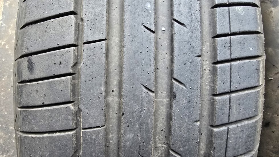 Letní pneu 235/55/19 Hankook - 2