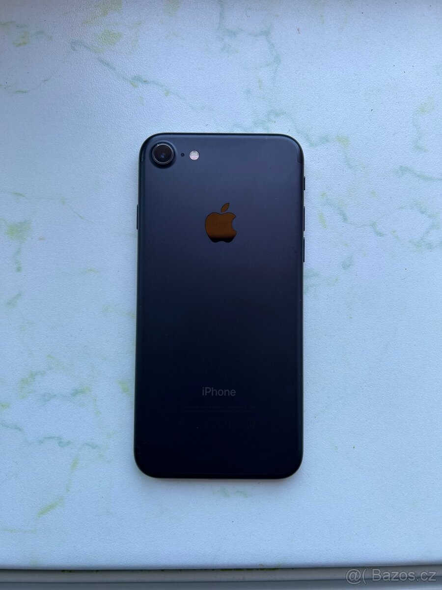 Apple iPhone 7 32 GB - 2