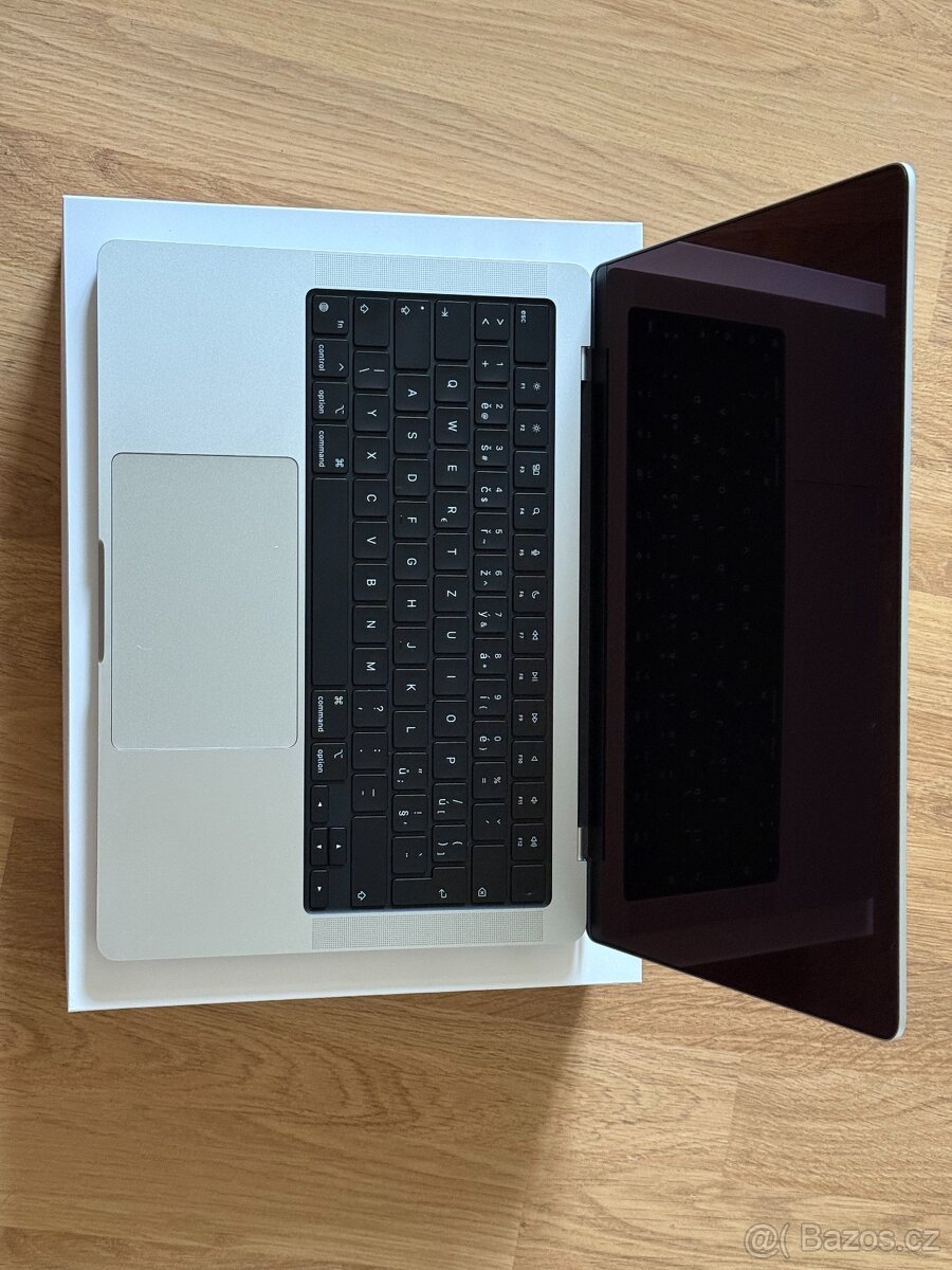 Apple MacBook Pro 14" M4 CZ – extra záruka do 1/2028 - 2