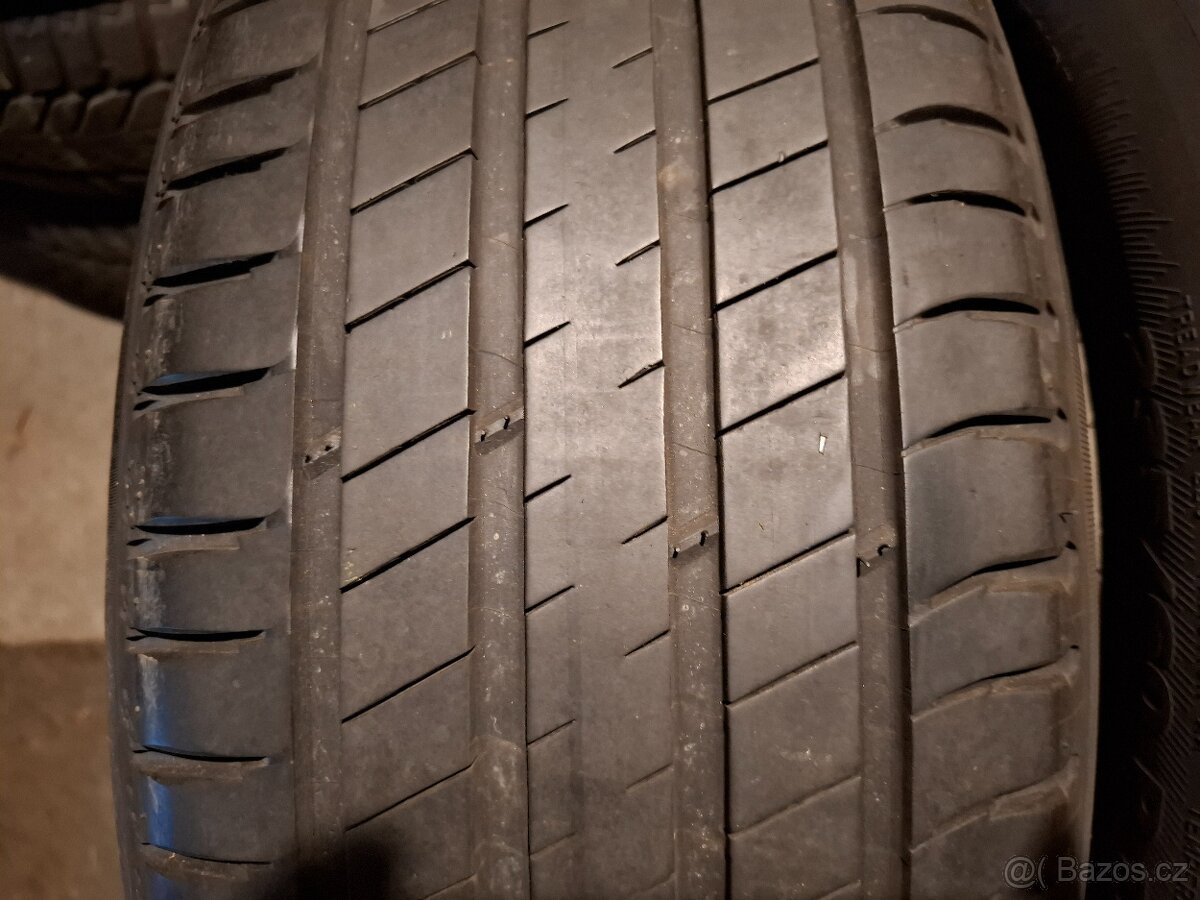 235/60/17 Michelin Letní 6 mm - 2