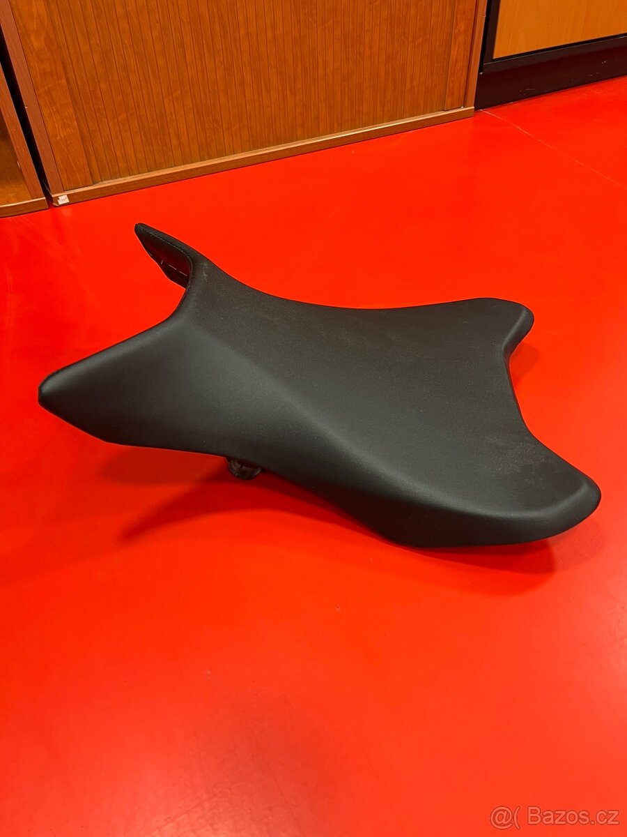 Sedlo Hornet 1000 - 2