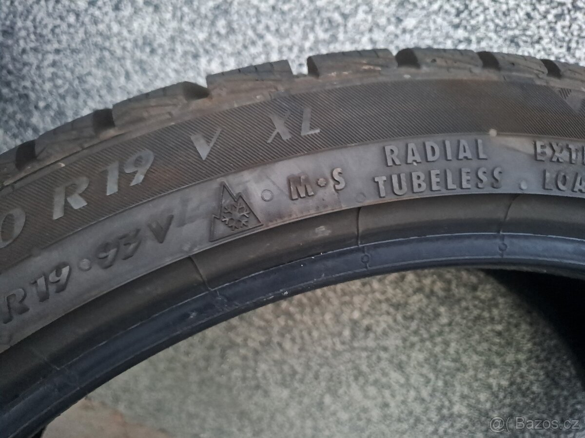 Prodám pneu 225/40 R19 - 2