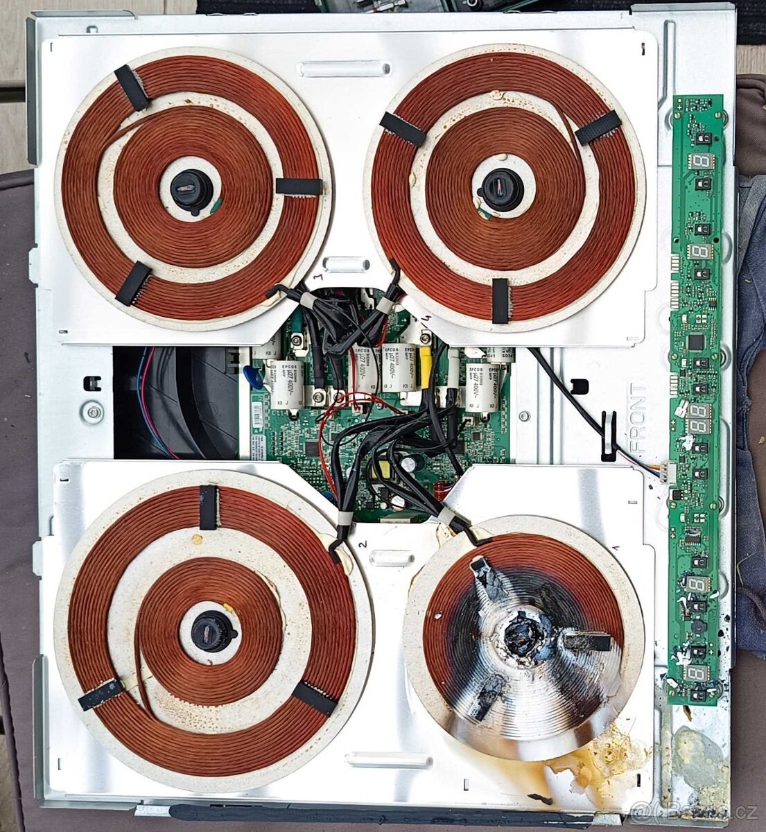 Díly indukční desky Whirpool - 2