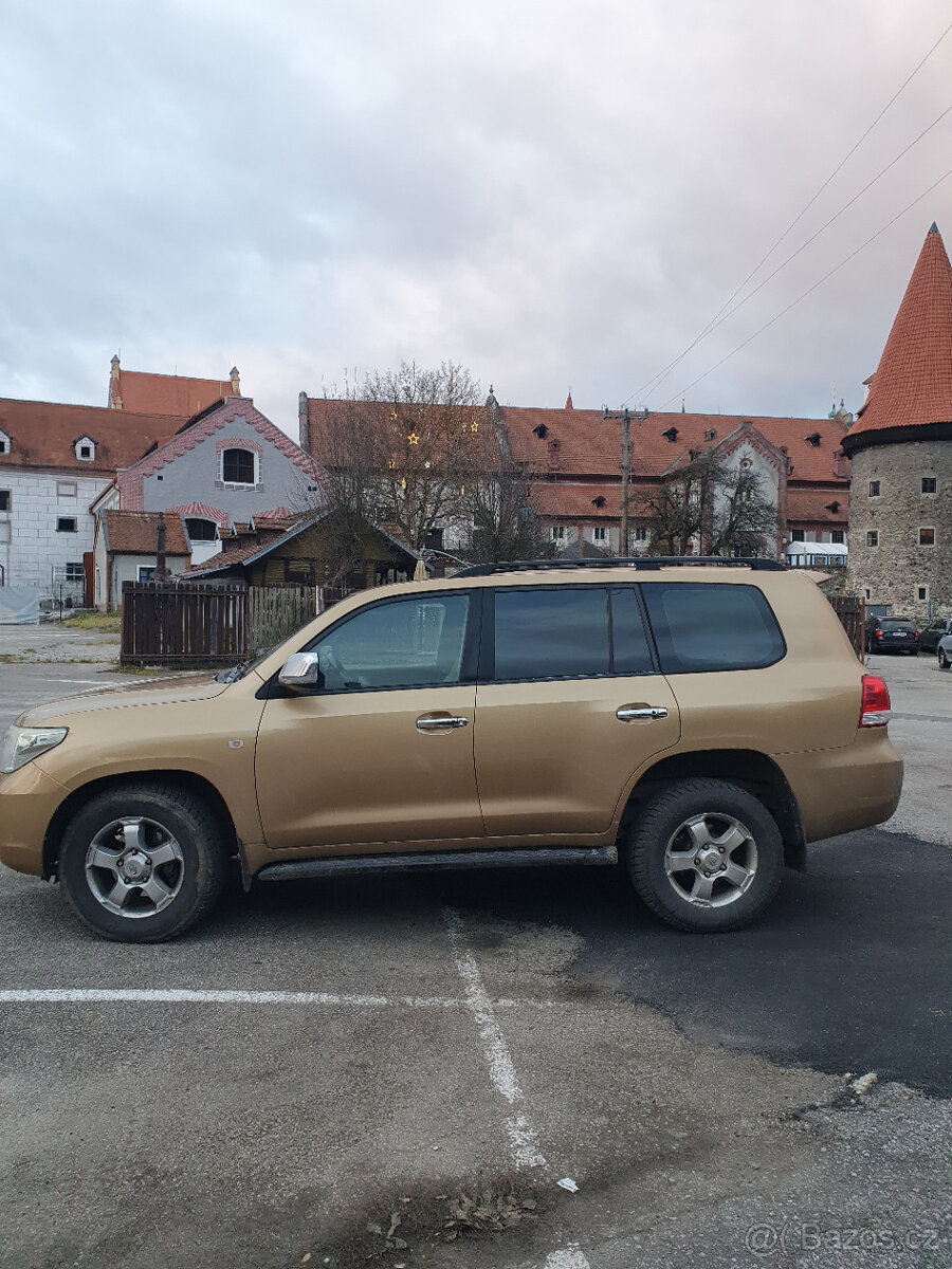 Toyota Land Cruiser 200