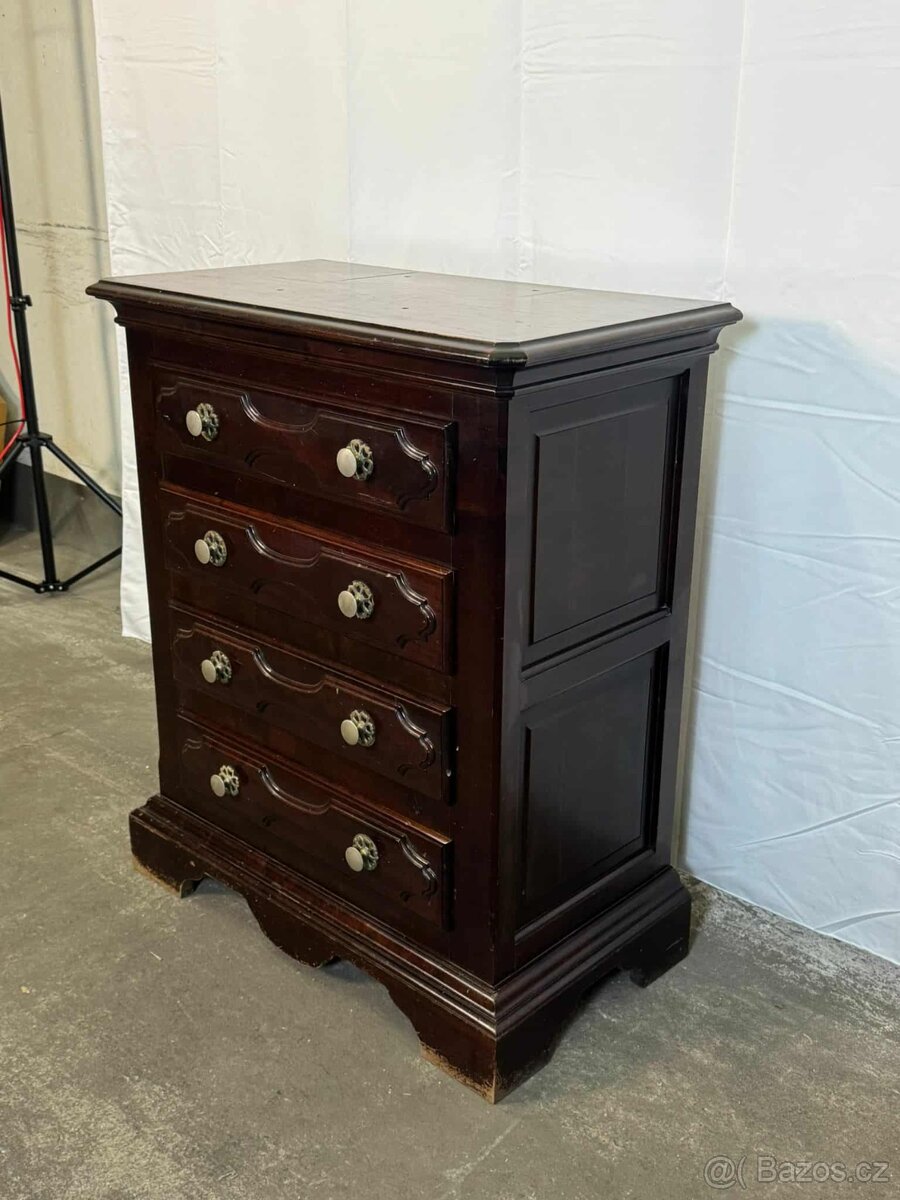 Starožitná komoda (133018) - 2
