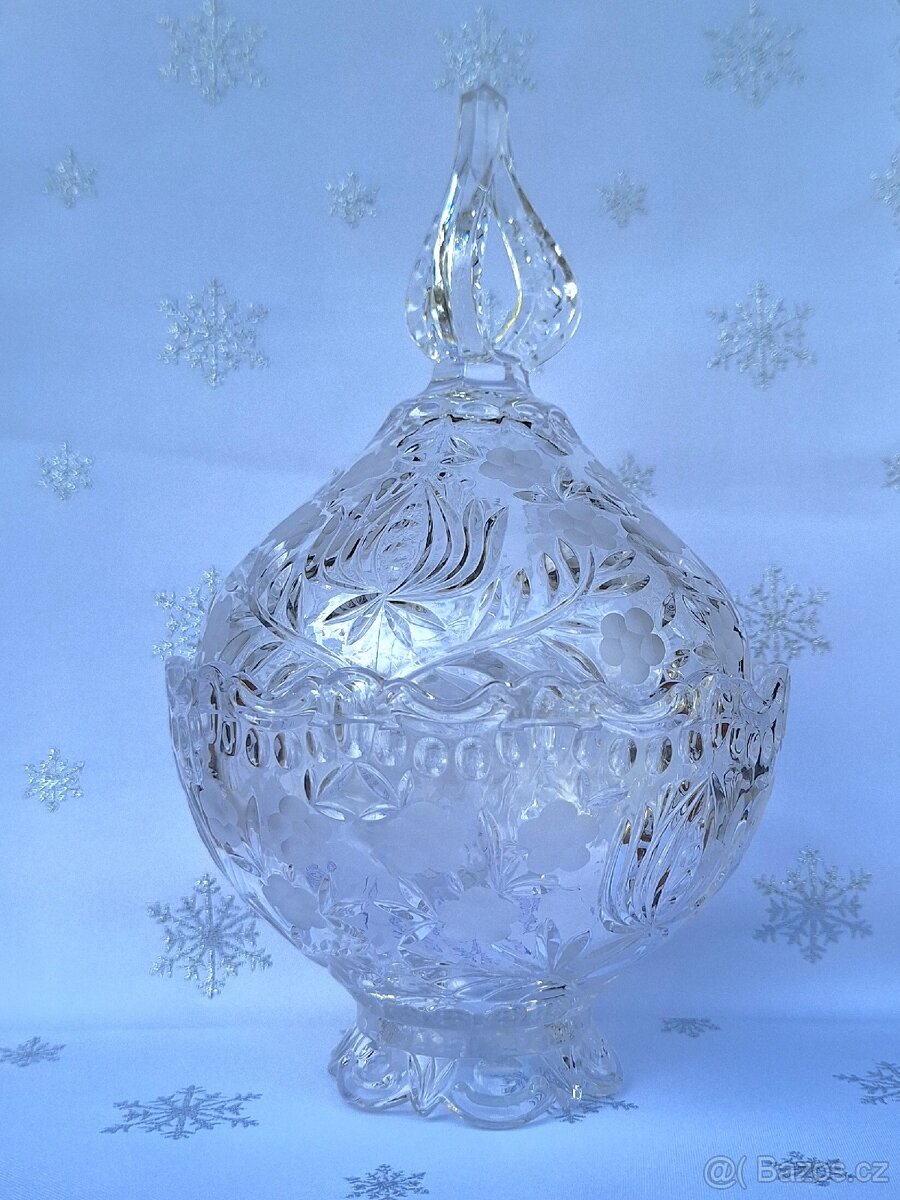 NÁDHERNÁ SKLENĚNÁ KŘIŠŤÁLOVÁ DÓZA NA BOMBÓNY - 2