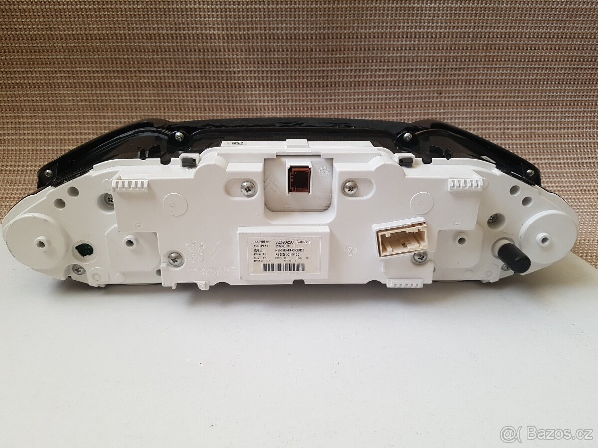 Panel přístrojů Peugeot 308 T9 - 2