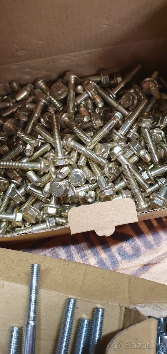 Spojovací materiál, šrouby, imbusy, x set kusů - 2