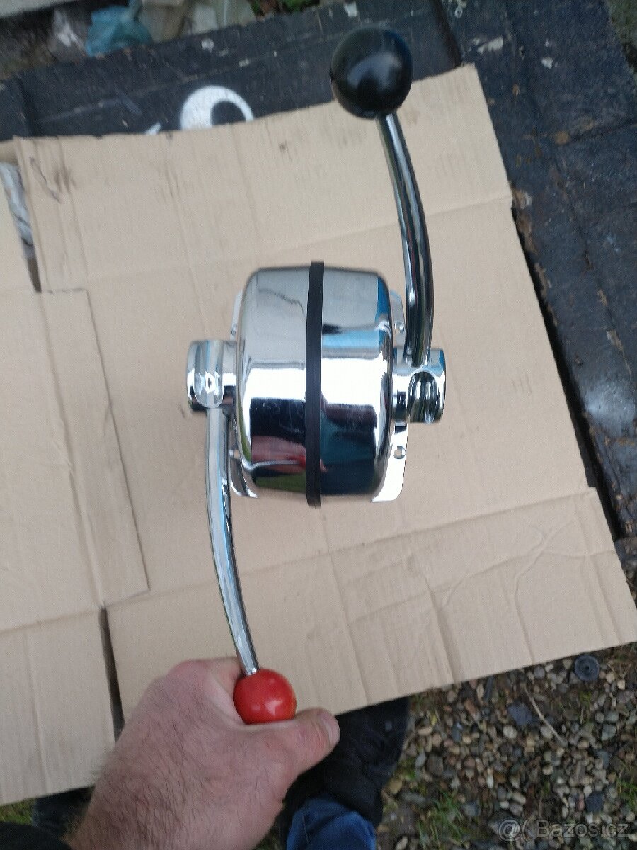 Ovládání dvou lodních motorů - 2