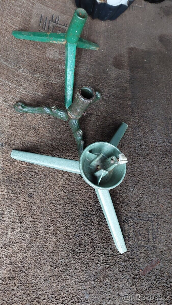 Stojany na vánoční stromeček - 2