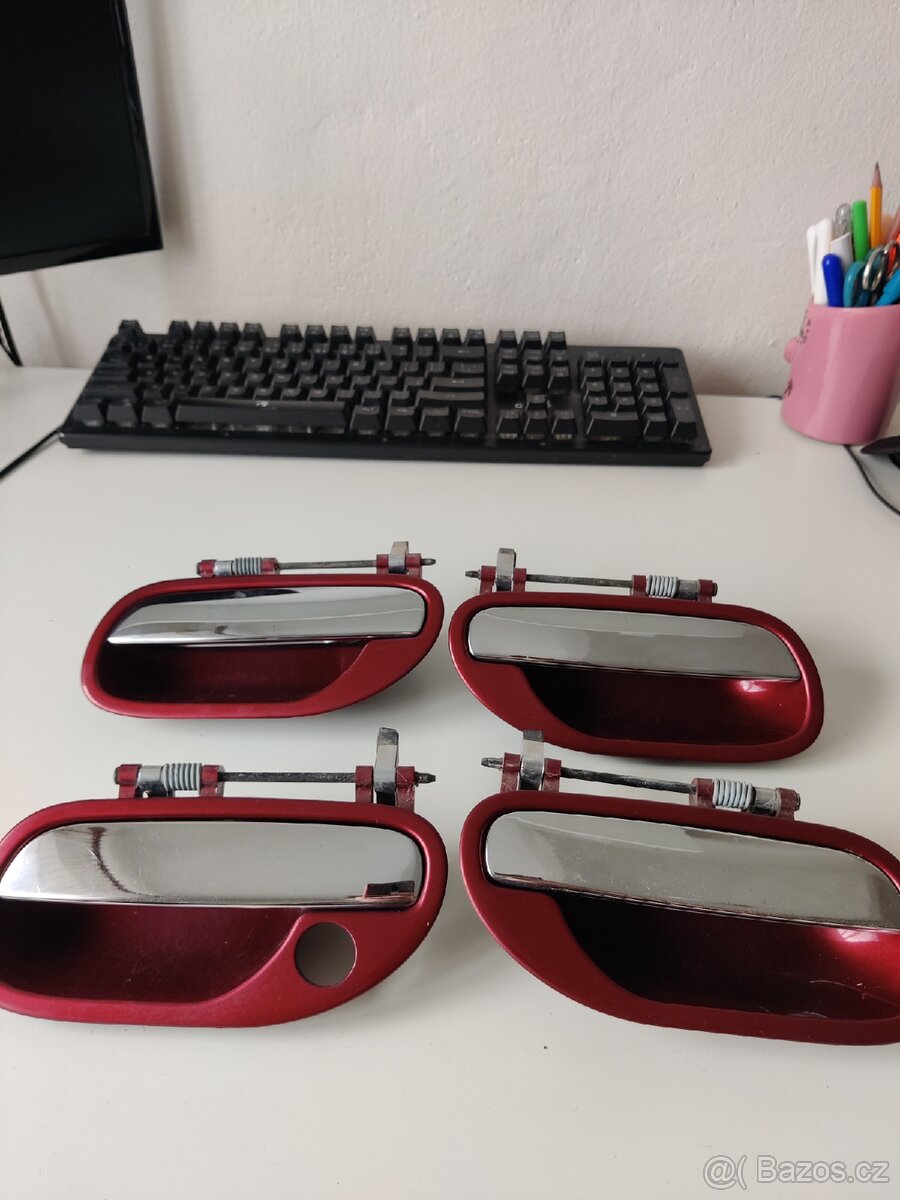 Volvo V40/S40 chromové kliky - 2