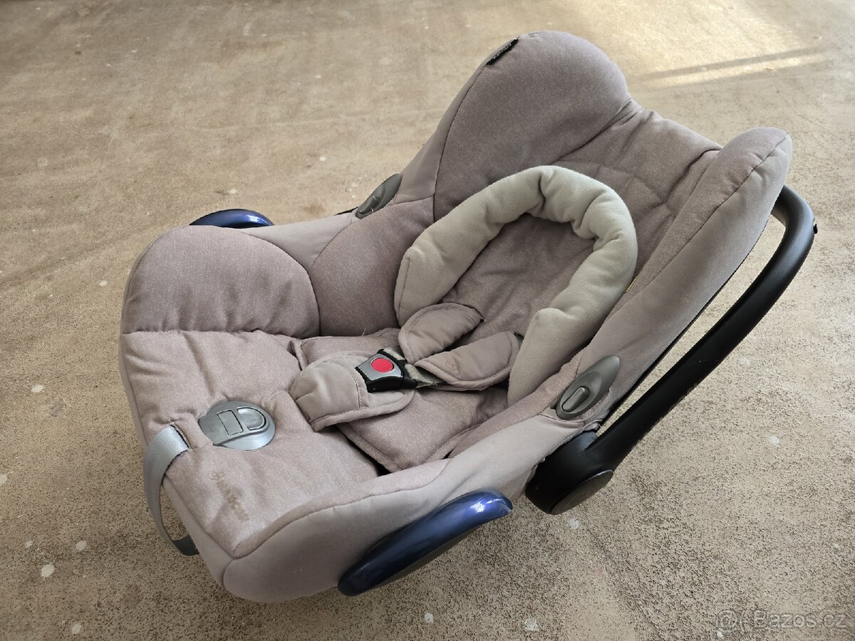 Maxi Cosi autosedačka + osofix základna - 2