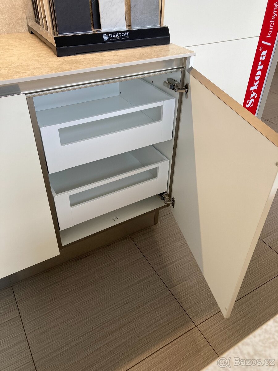 Sykora výprodejová kuchynská linka ze studia - 2