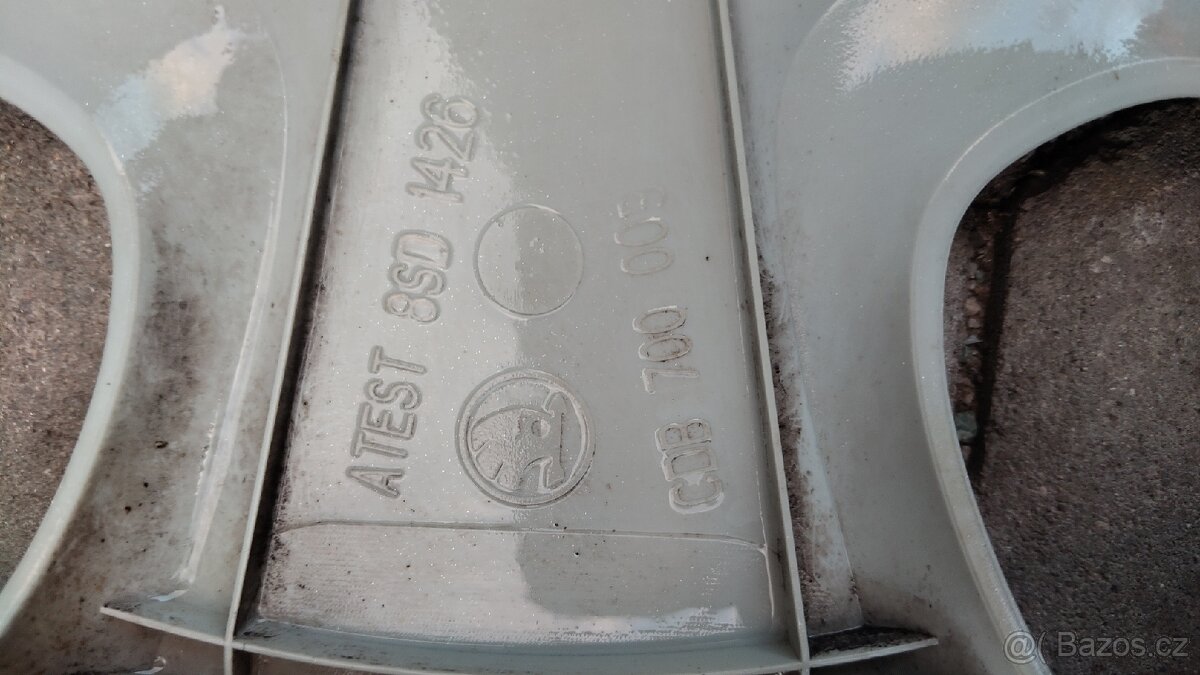 1ks poklice originál r14 škoda - 2