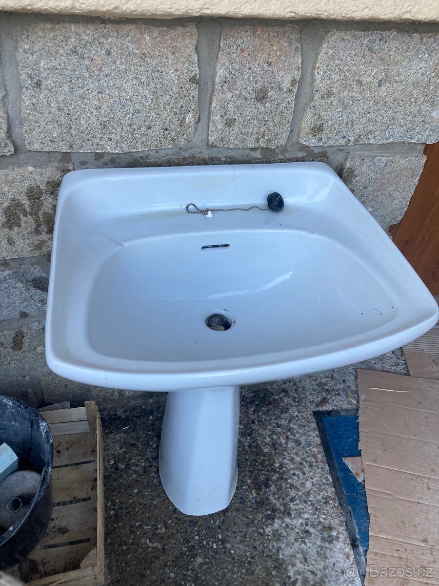 Umyvadlo s nohou - 2