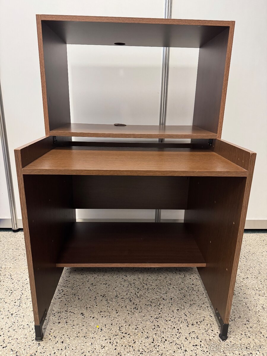 Stolek pro PC a kopírku. - 2