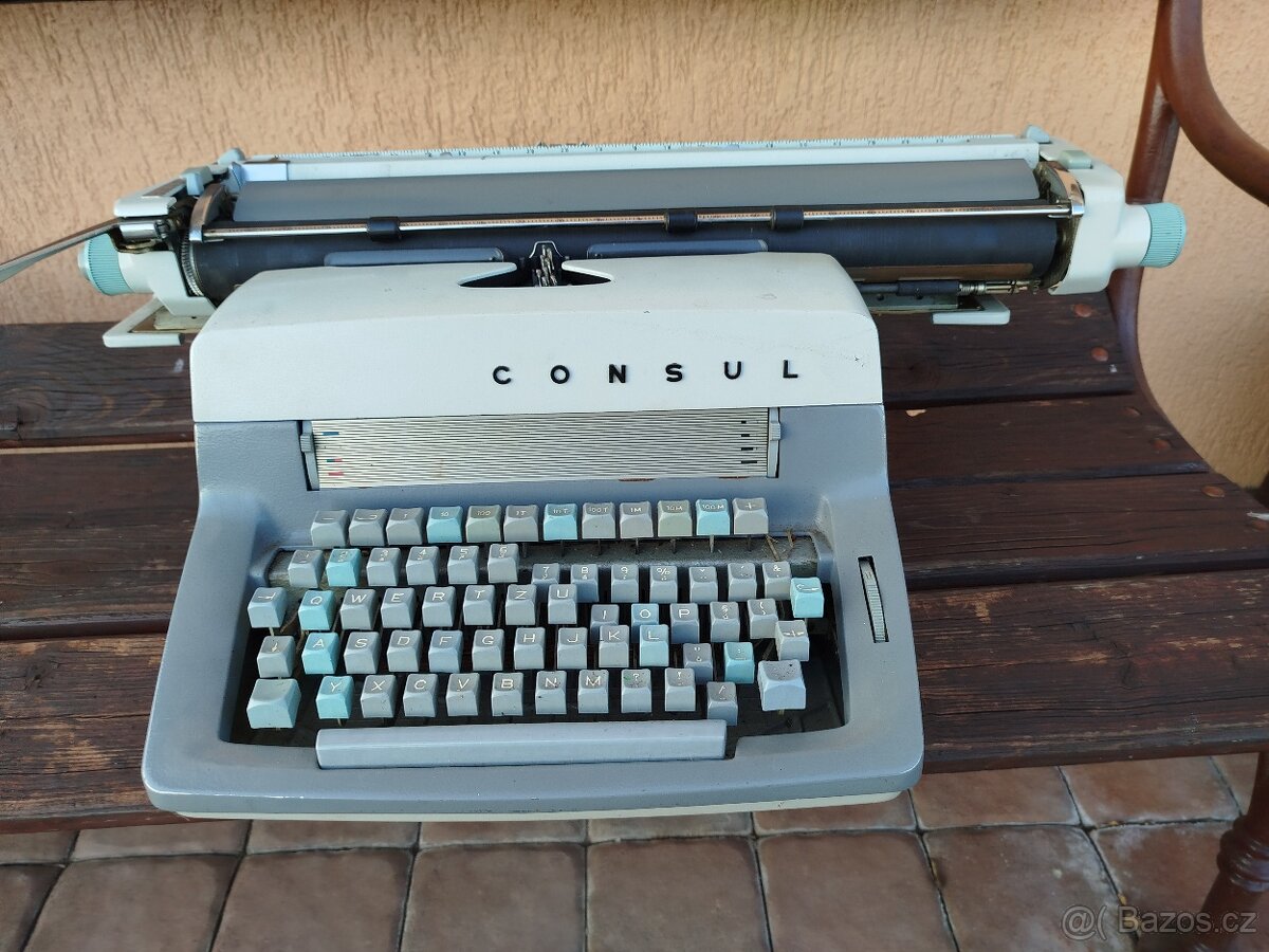 Prodám psací stroj consul - 2
