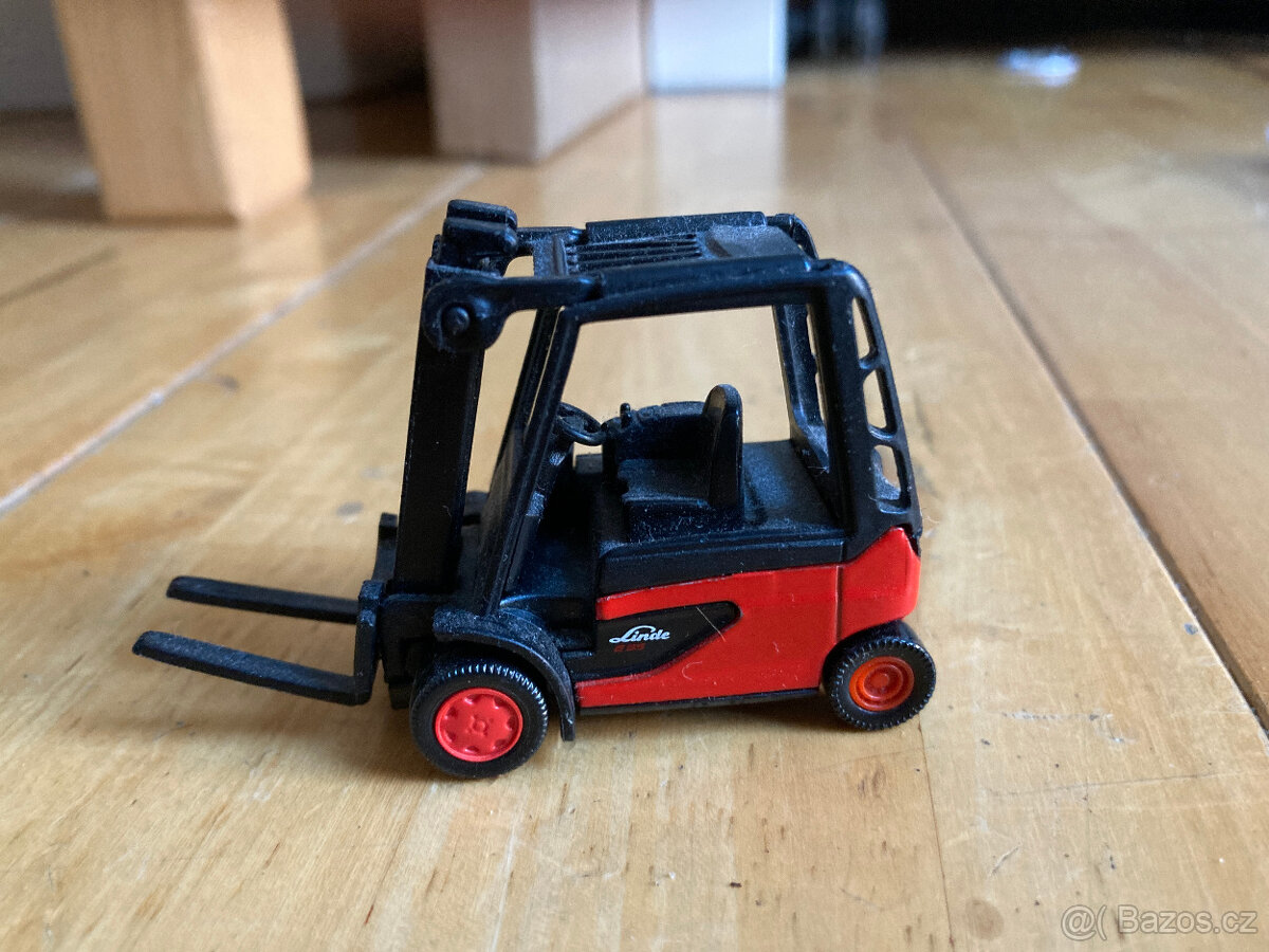 SIKU Vysokozdvižný vozík - 2