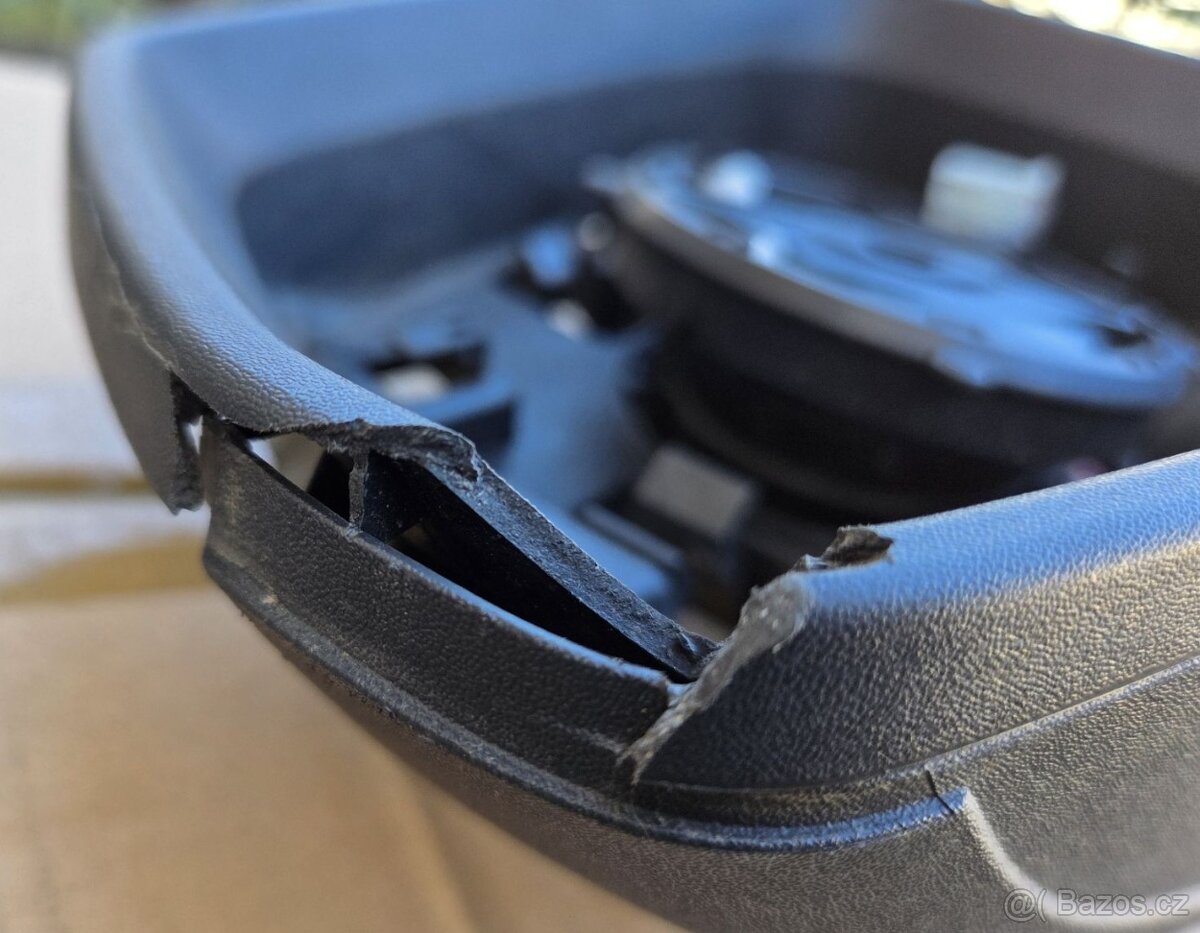 Prodám levé vnější zrcátko VW Caddy (2024). - 2