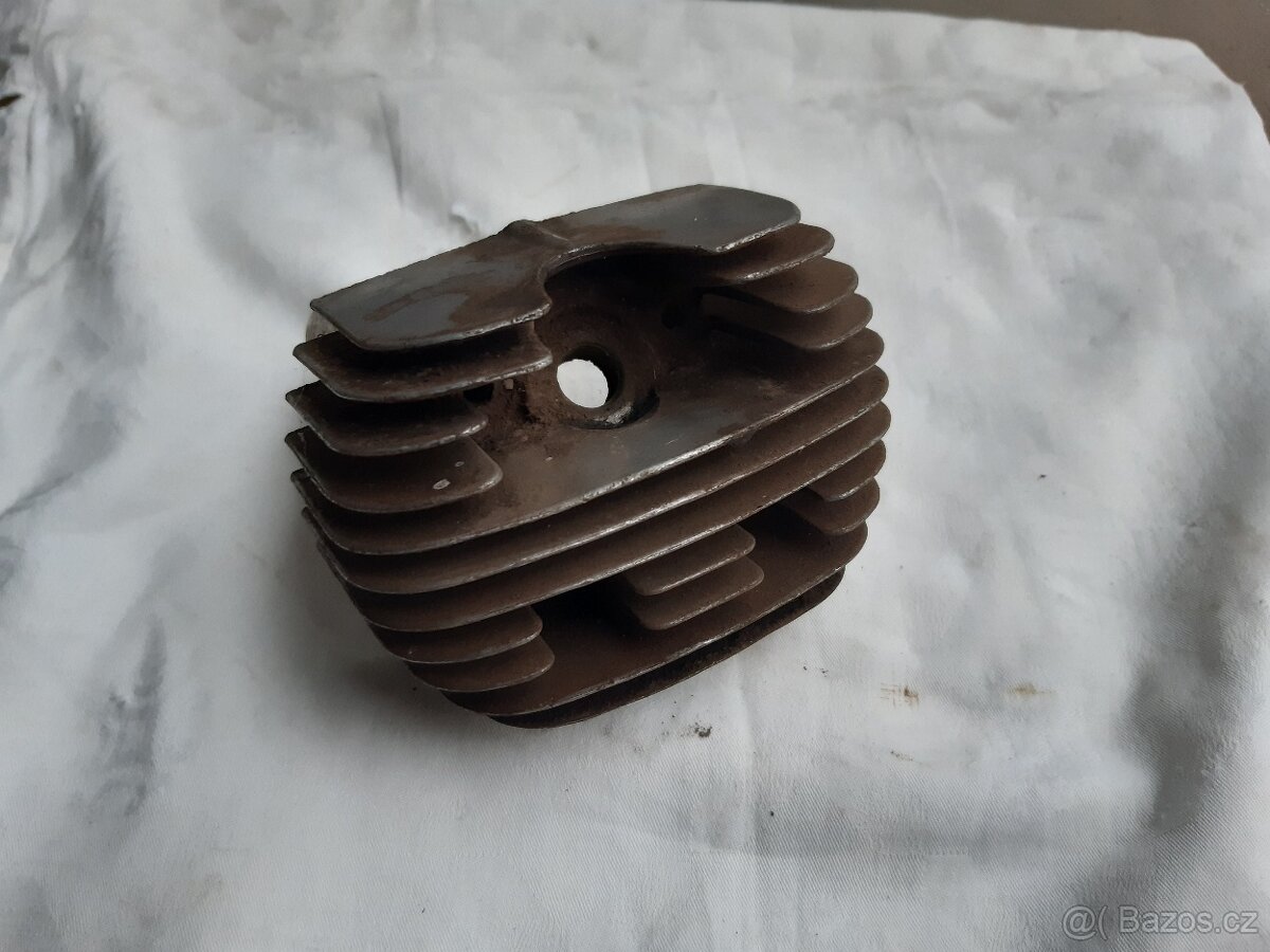 Soubor dílů auto - moto - 2