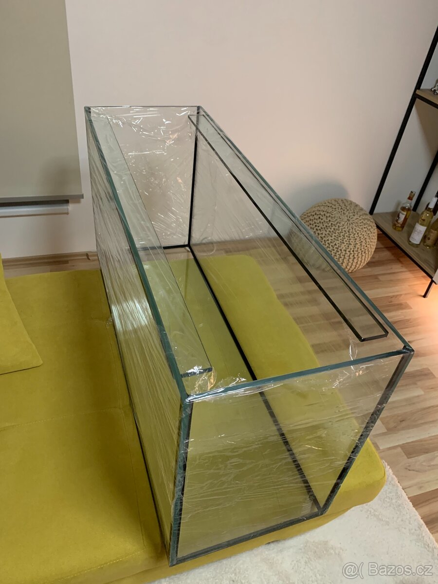 Akvárium se skříňkou - 2