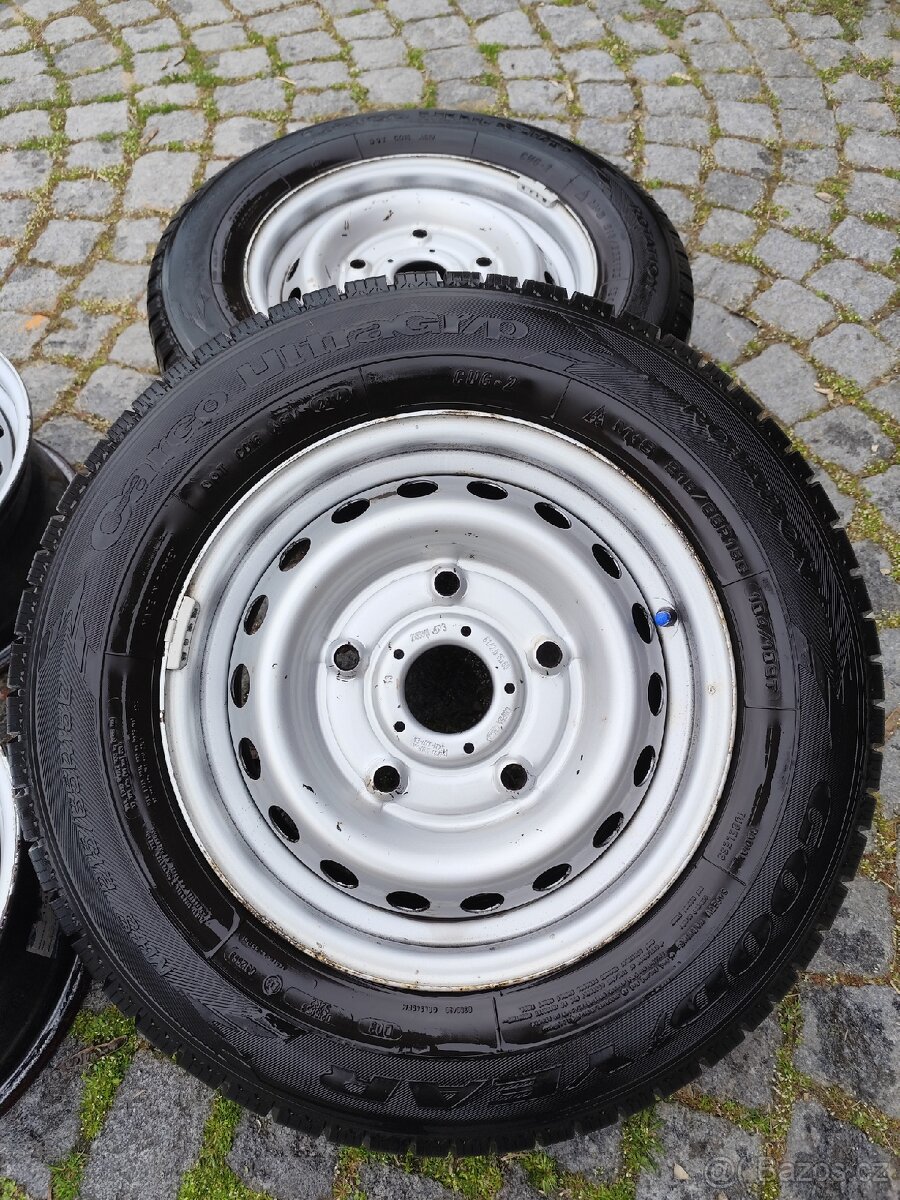 Kola ford custom - 2