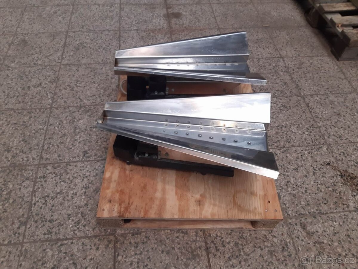 Vibrační dopravníky Apec Astro - 2