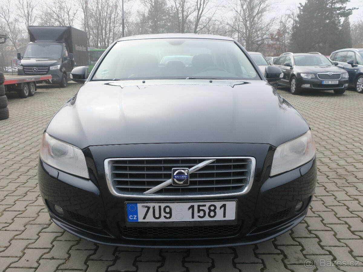 Volvo S80 3.2 i R6 175 kW - 2