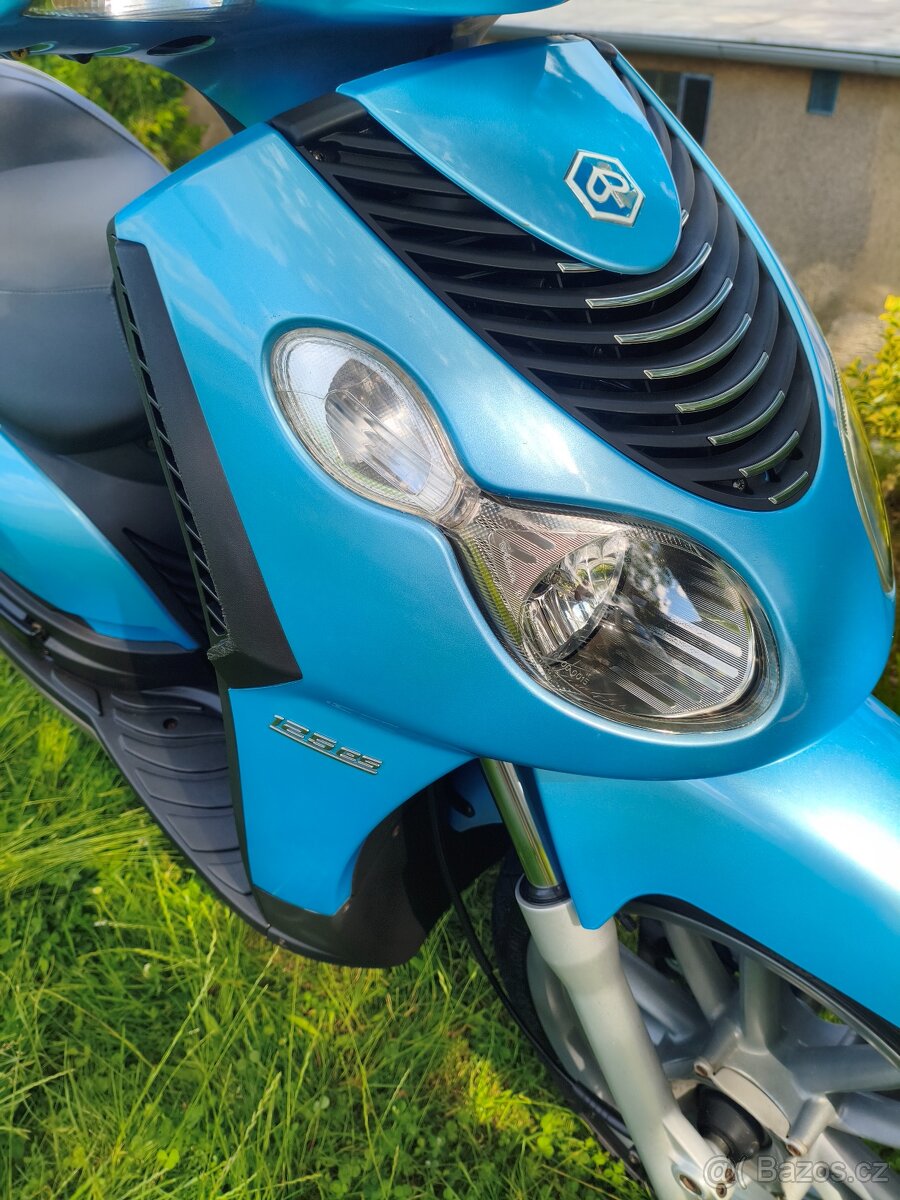 Piaggio Carnaby 125es - 2