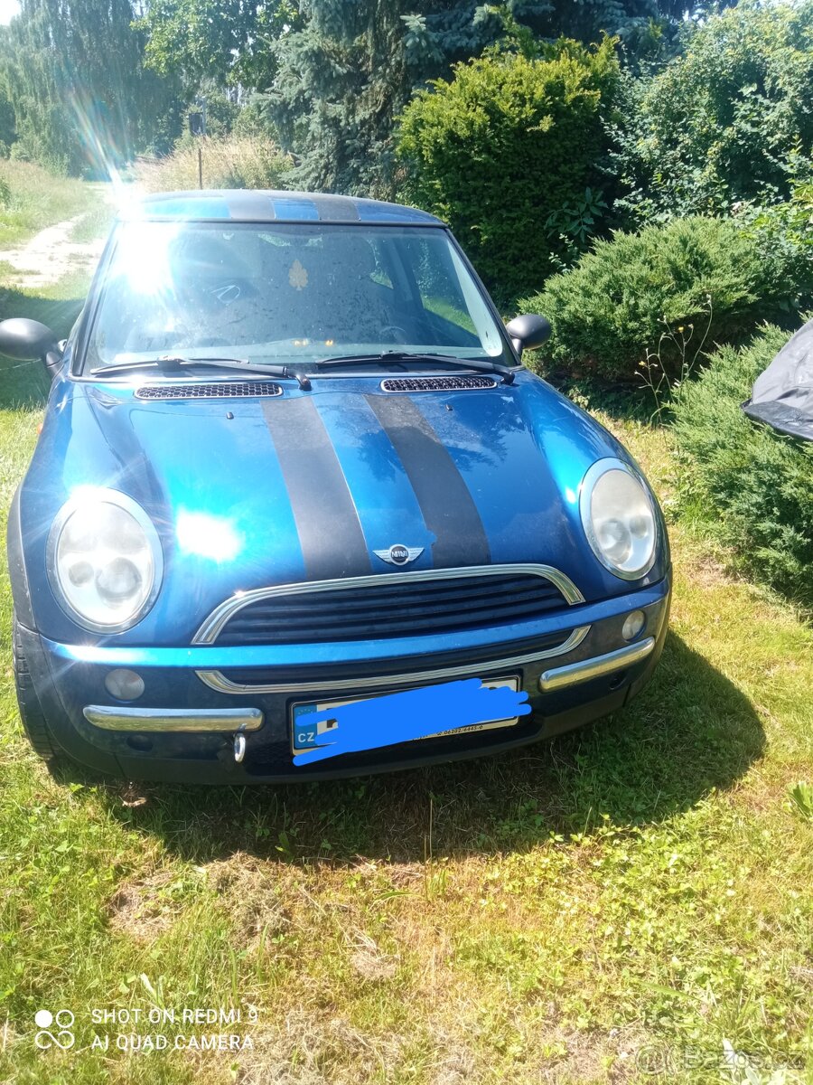 Mini Cooper 1.6 na náhradní díly - 2