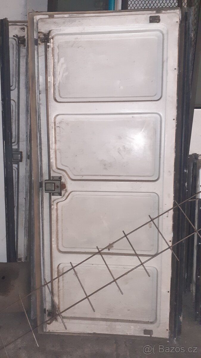 KAROSA 900 KUFR - 2