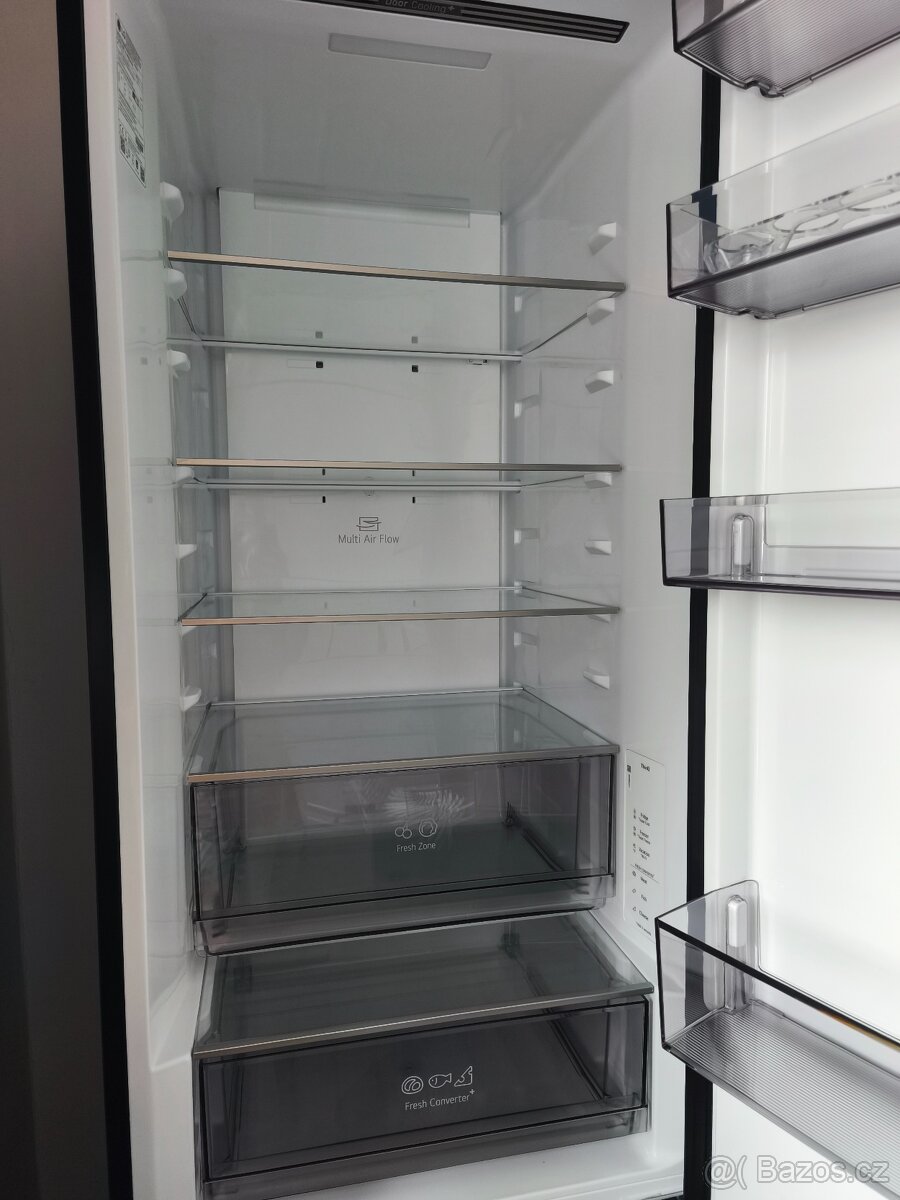 Prodám chladničku s mrazákem NOVÁ - 2
