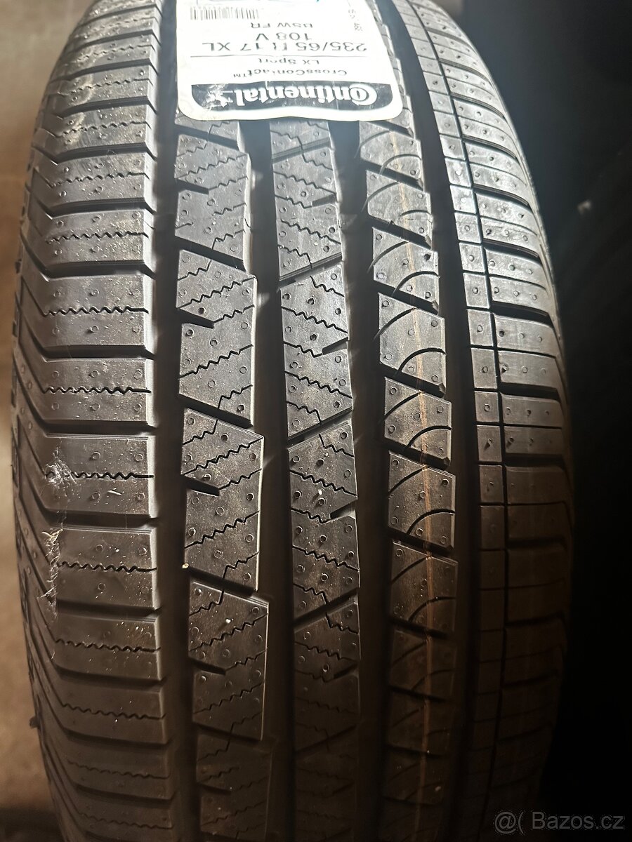 236/65R17 Continental - 2