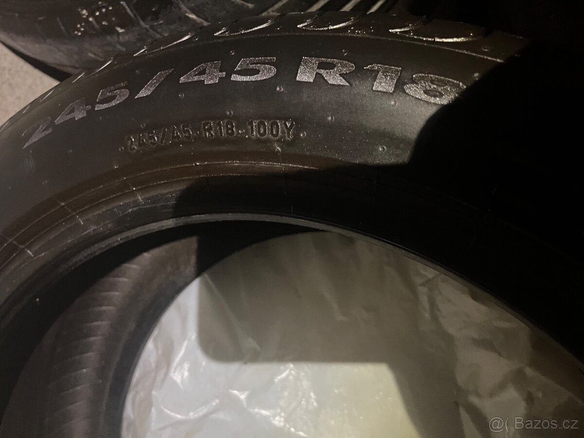 Letní pneu Pirelli powergy 245/45/18 100Y - 2