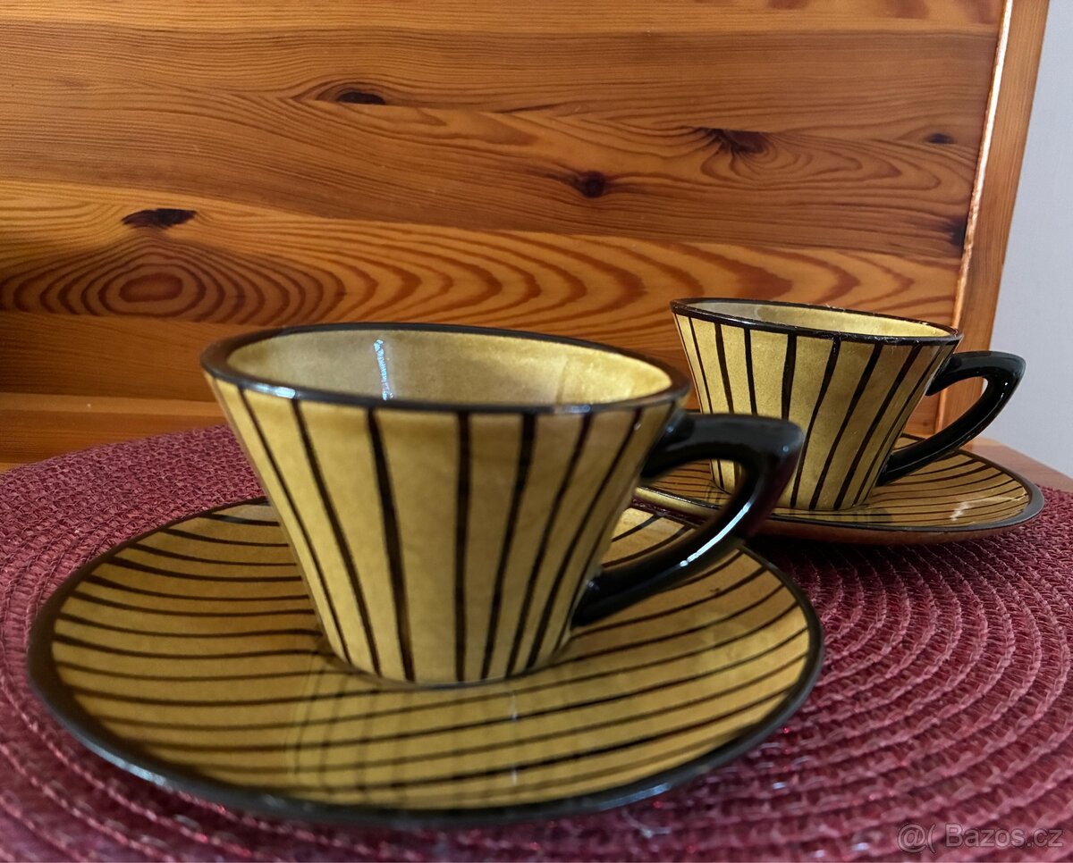 Designový set šálků a podšálků - 2