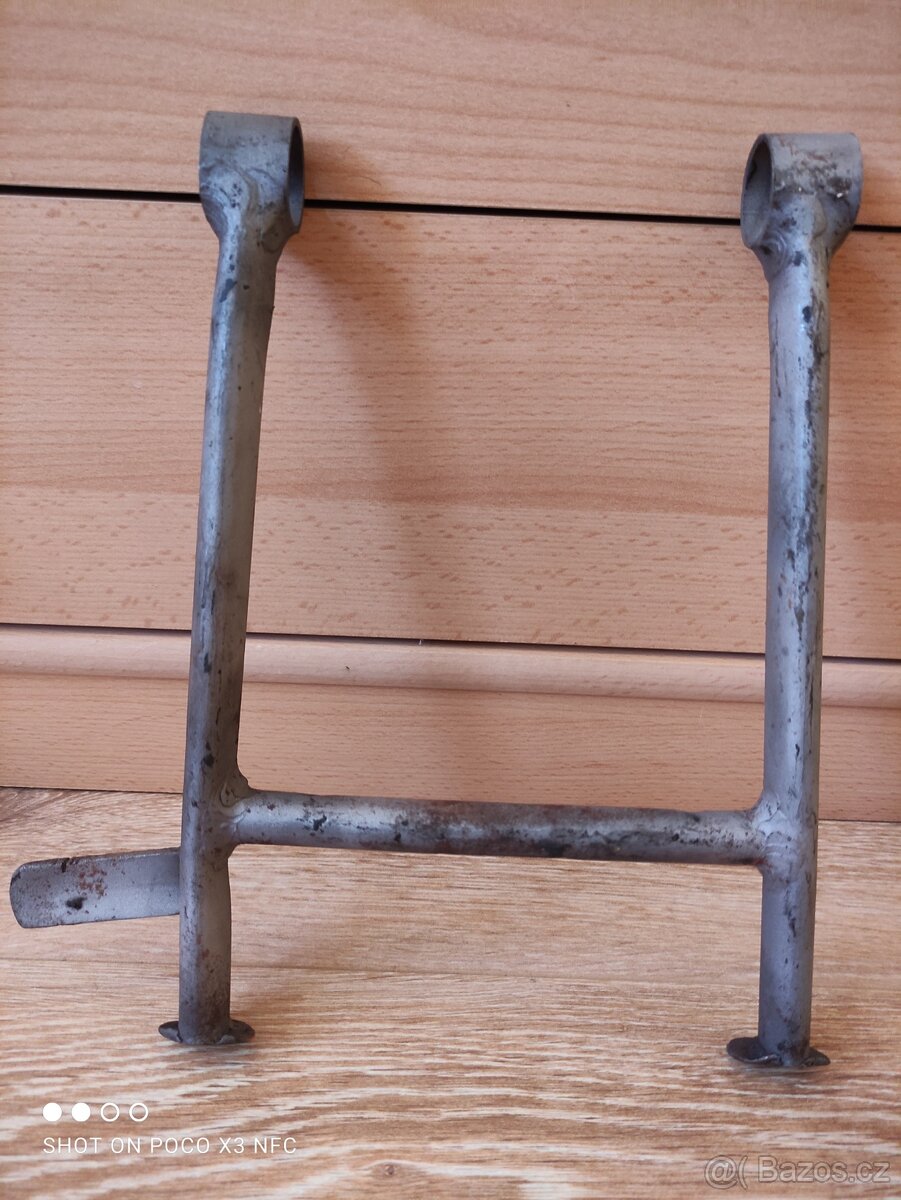 ČZ 150 C - stojánek - 2