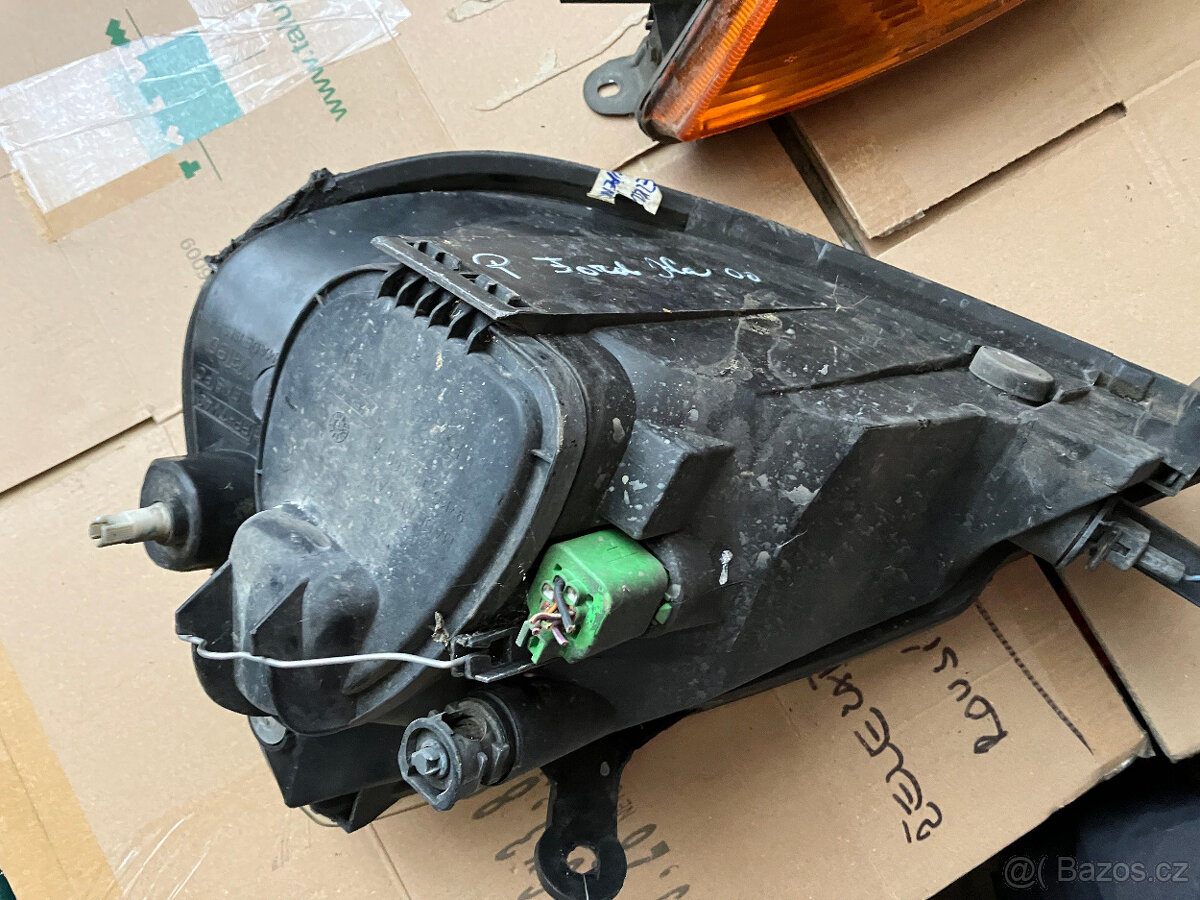 Přední světlo Ford Ka - 2