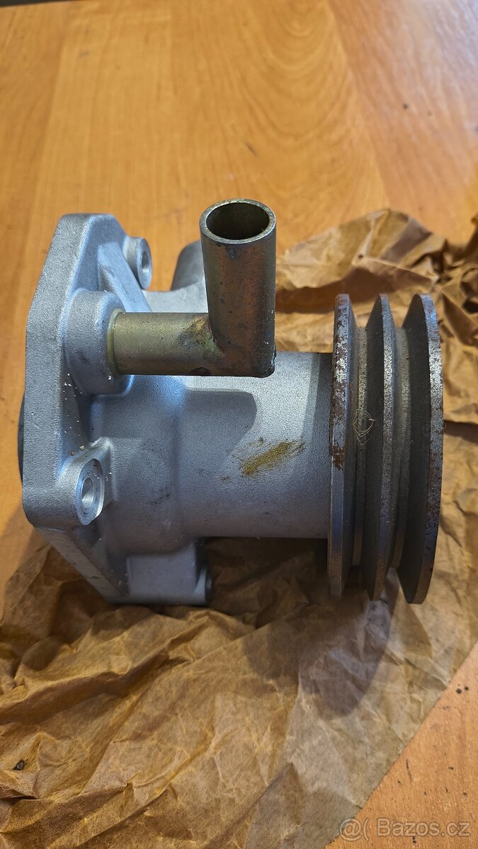 Vodní pumpa AVIA - 2