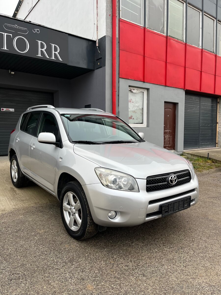Toyota Rav4 2.2 D-4D 4x4 = Uzávierk, Bez korozie, = - 2