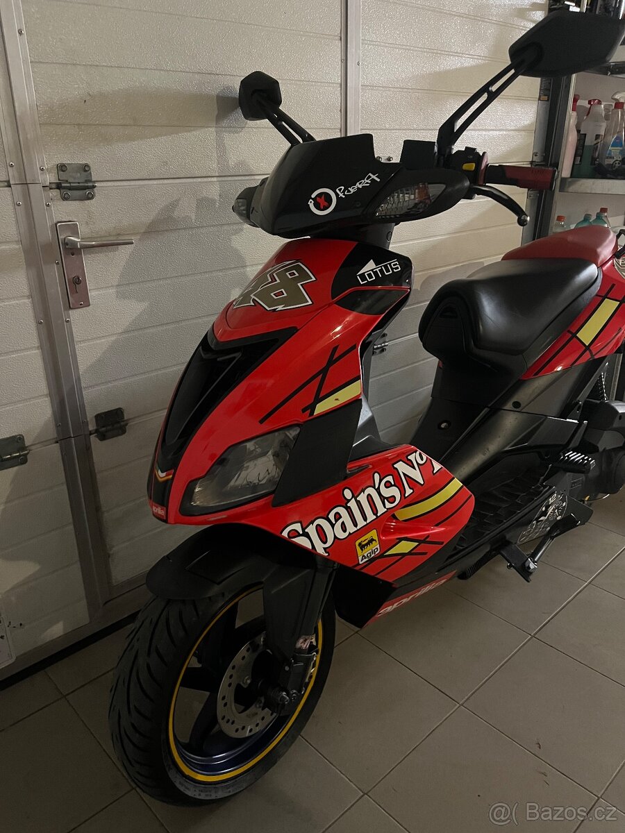 Skůtr Aprilia sr 50 2007 - 2