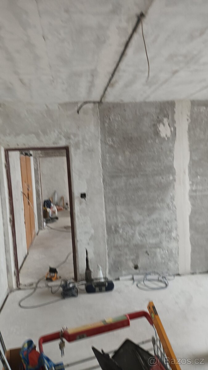 Brigáda - Zedník - omítky , příčka Ytong . - 2