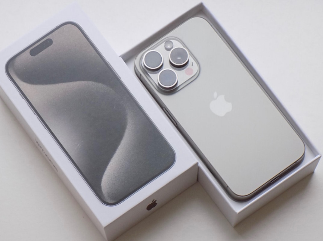 iPhone 15 Pro Natural Titanium - 2