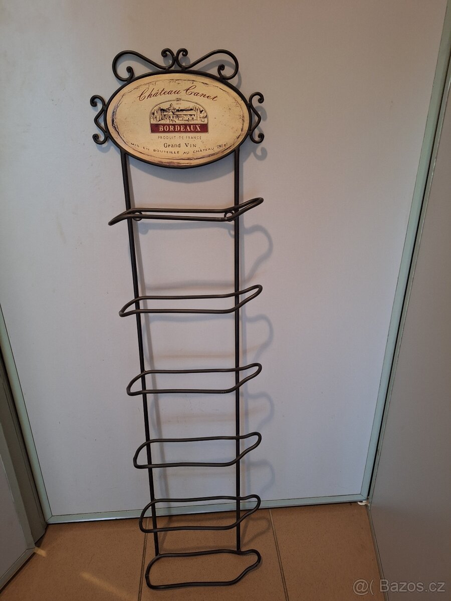 Stojan na víno. - 2