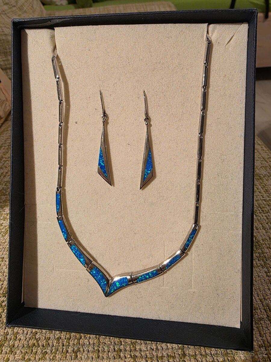 Stribrna souprava s opalem - 2