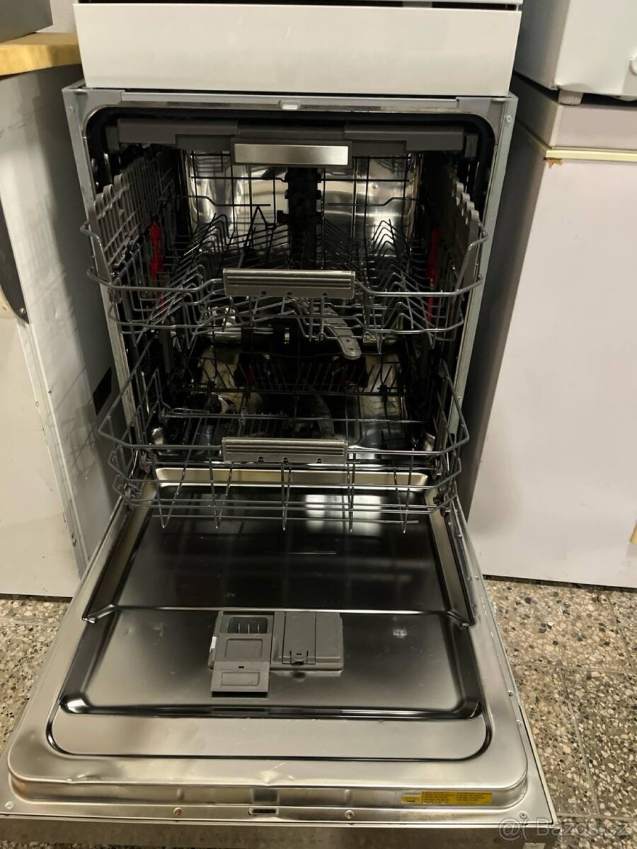 Myčka Whirpool vistavena - 2