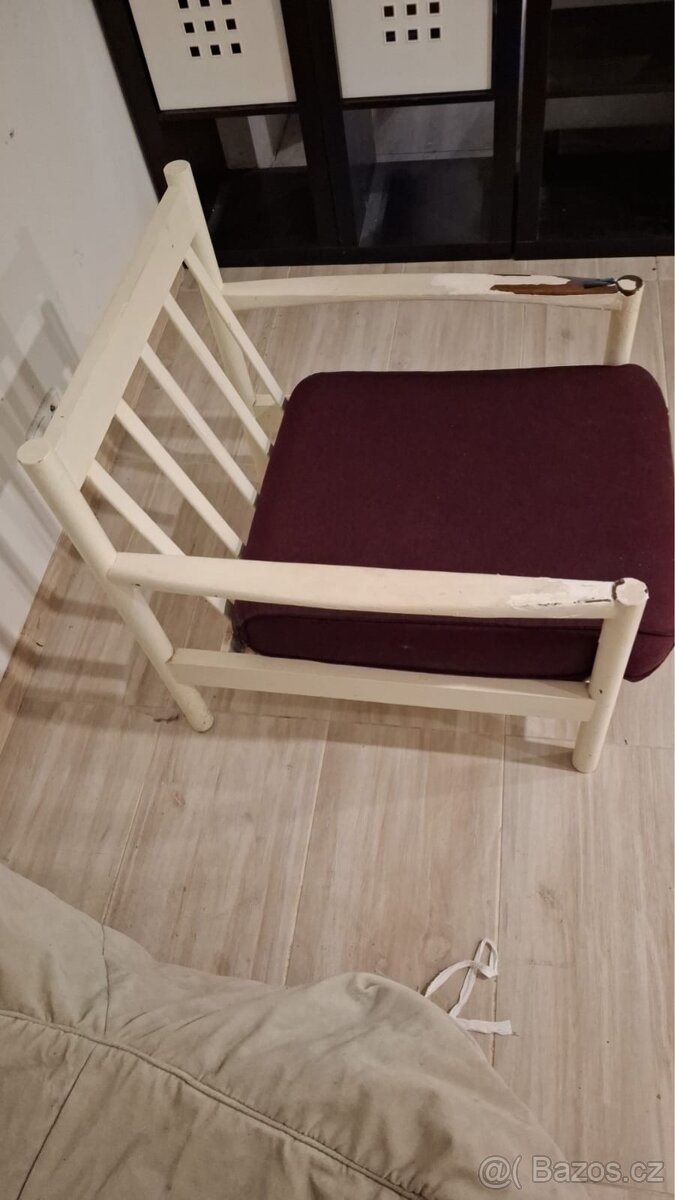 Dřevěné křeslo - 2