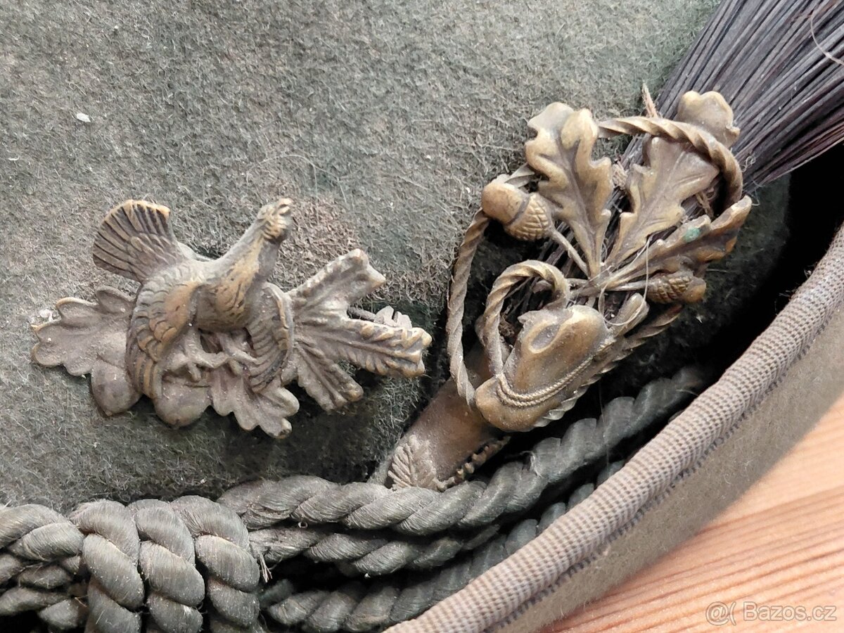 Myslivecké klobouky s odznaky - 2