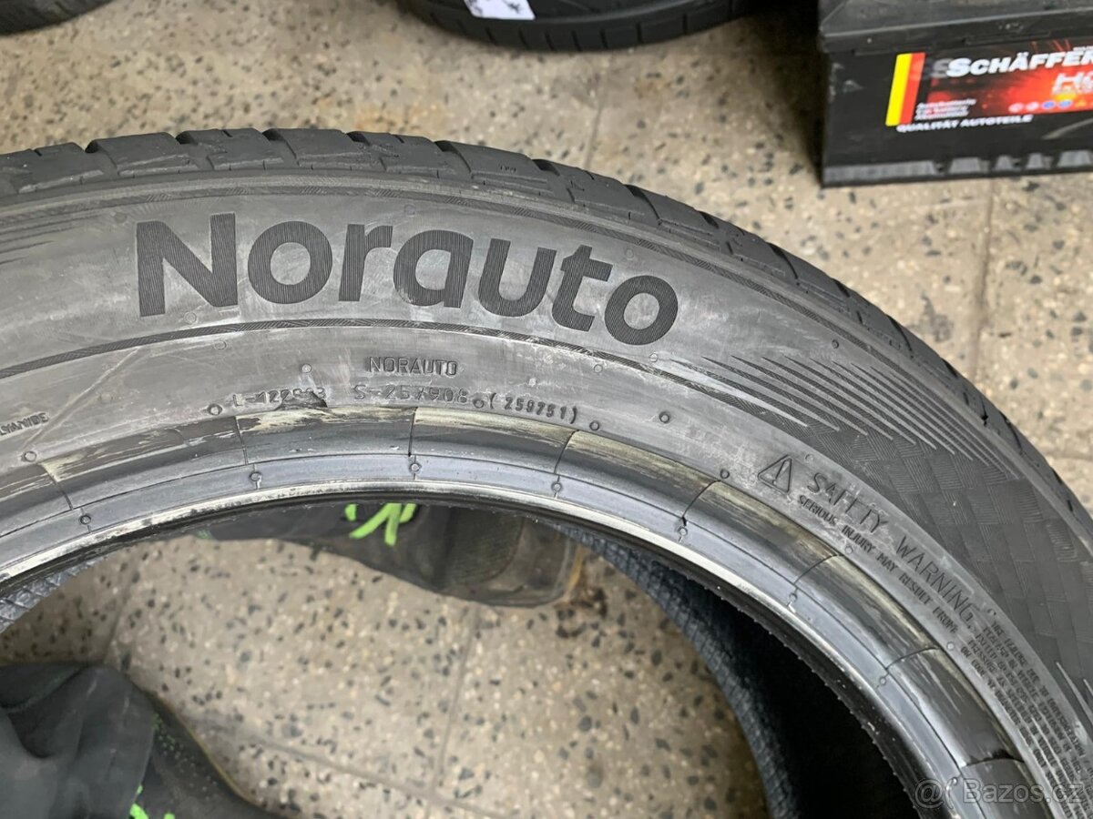 215/55 R17 98W XL NORAUTO - 2